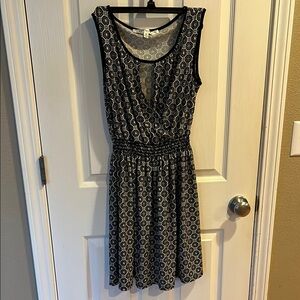 Max Studio XS sleeveless dress.